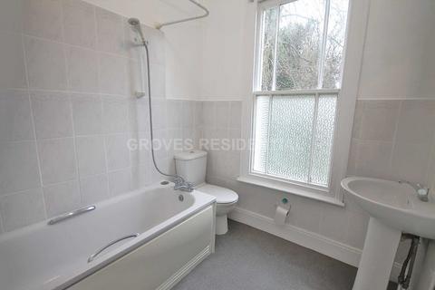 2 bedroom detached house to rent, Acacia Grove, New Malden