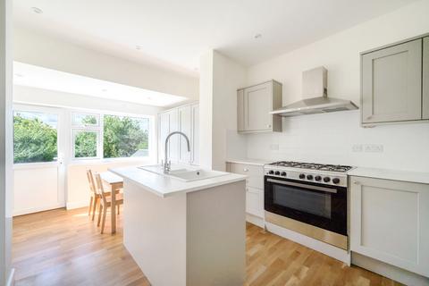 18 Mount Close, Winchester, SO22 6ET