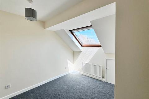 3 bedroom detached house to rent, Eggars Field, Bentley, Farnham, Surrey, GU10