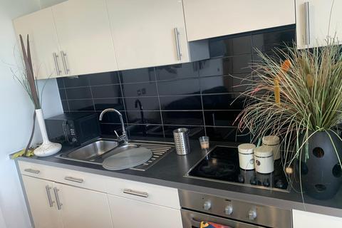 2 bedroom apartment to rent, No.1 Media City, Salford, Lancashire, M50