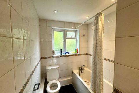 2 bedroom maisonette to rent, Beechwood Garden, Slough, Slough