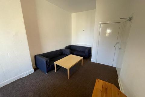 3 bedroom flat to rent, Bruntsfield Place, Bruntsfield, Edinburgh, EH10