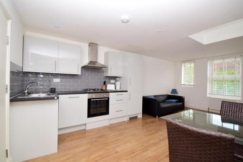 2 bedroom apartment to rent, Lansdowne Road Purley CR8