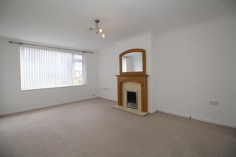 3 bedroom semi-detached house to rent, Derwent Drive, Loughborough, LE11