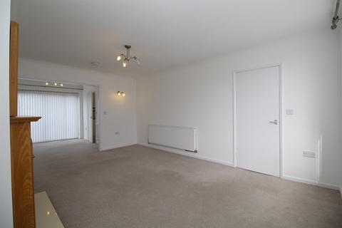 3 bedroom semi-detached house to rent, Derwent Drive, Loughborough, LE11