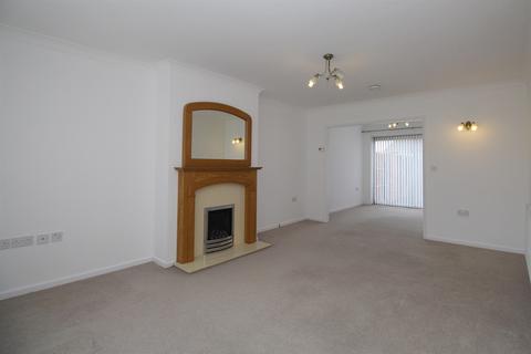 3 bedroom semi-detached house to rent, Derwent Drive, Loughborough, LE11