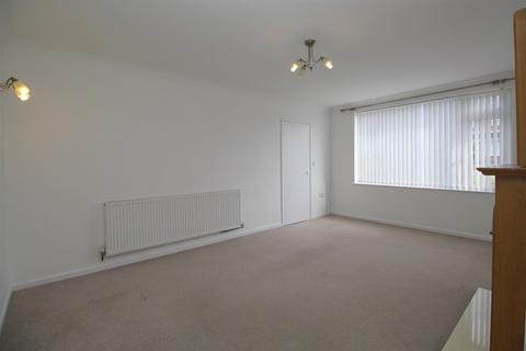 3 bedroom semi-detached house to rent, Derwent Drive, Loughborough, LE11