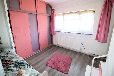 3 Masefield Close, Erith, DA8 2DG