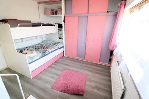 3 Masefield Close, Erith, DA8 2DG