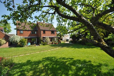 3 bedroom semi-detached house for sale, London Road, Halesworth