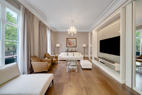 3 bedroom apartment for sale, Buckingham Gate, Belgravia, London SW1E