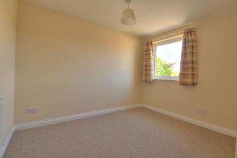4 bedroom semi-detached house to rent, Fernhill Close, Woodbridge