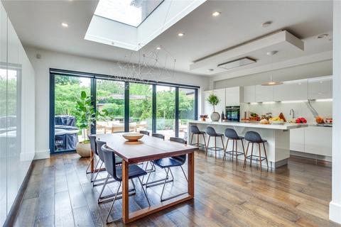 4 bedroom detached house to rent, Norman Avenue, Oxfordshire RG9