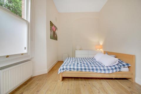 1 bedroom flat for sale, Lyndhurst Gardens, Hampstead
