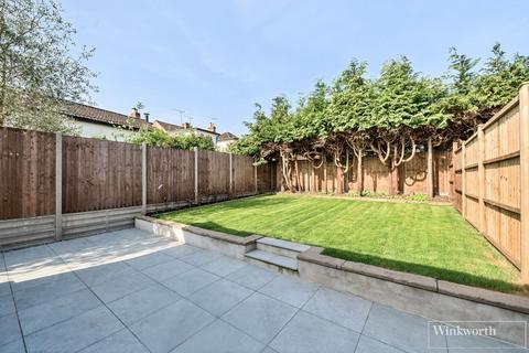 2 Lower Nursery, Ascot, SL5 0PA
