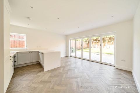 2 Lower Nursery, Ascot, SL5 0PA