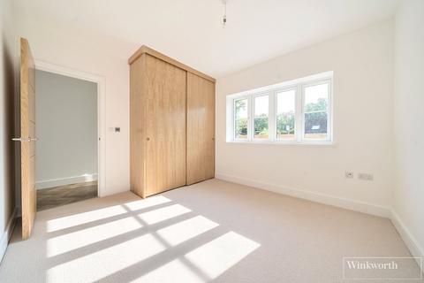 2 Lower Nursery, Ascot, SL5 0PA