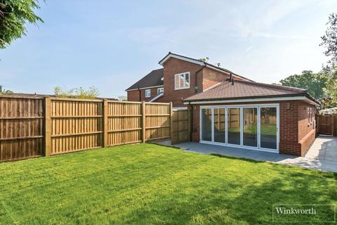2 Lower Nursery, Ascot, SL5 0PA