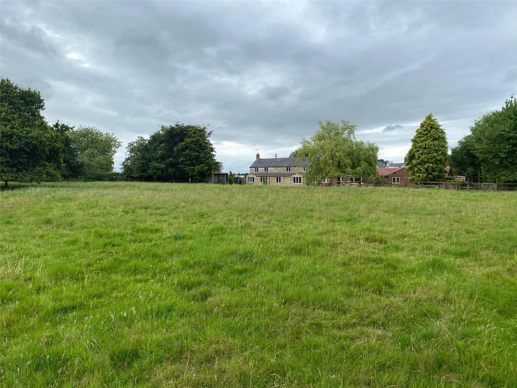 Paddock To House