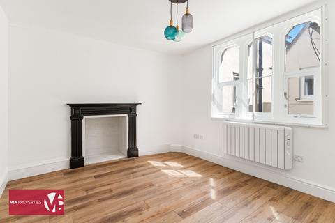 undefined, High Street, Hoddesdon EN11