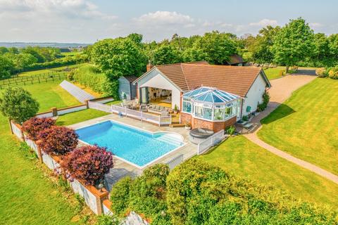 3 bedroom detached bungalow for sale, Fourth Avenue, Hullbridge