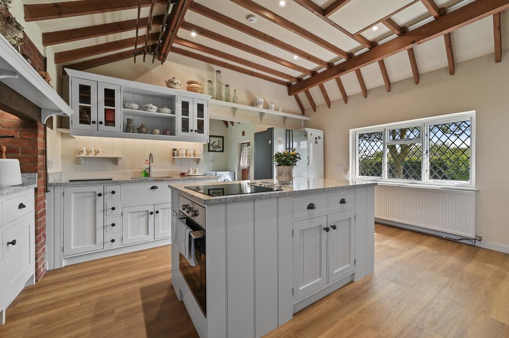 PT-TV-Tudor Cottage-7