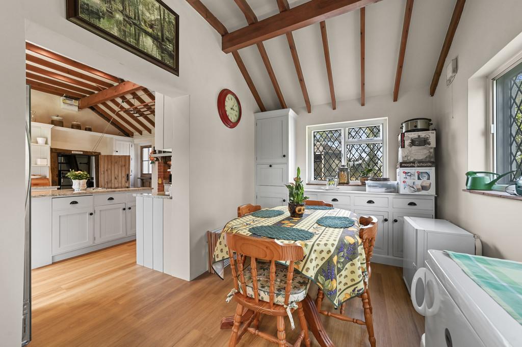 PT-TV-Tudor Cottage-9