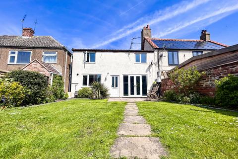 3 bedroom semi-detached house for sale, Back Lane , DN15