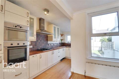 3 bedroom semi-detached house to rent, Saunders Road, Staple Hill