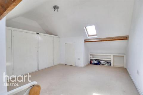 3 bedroom semi-detached house to rent, Saunders Road, Staple Hill