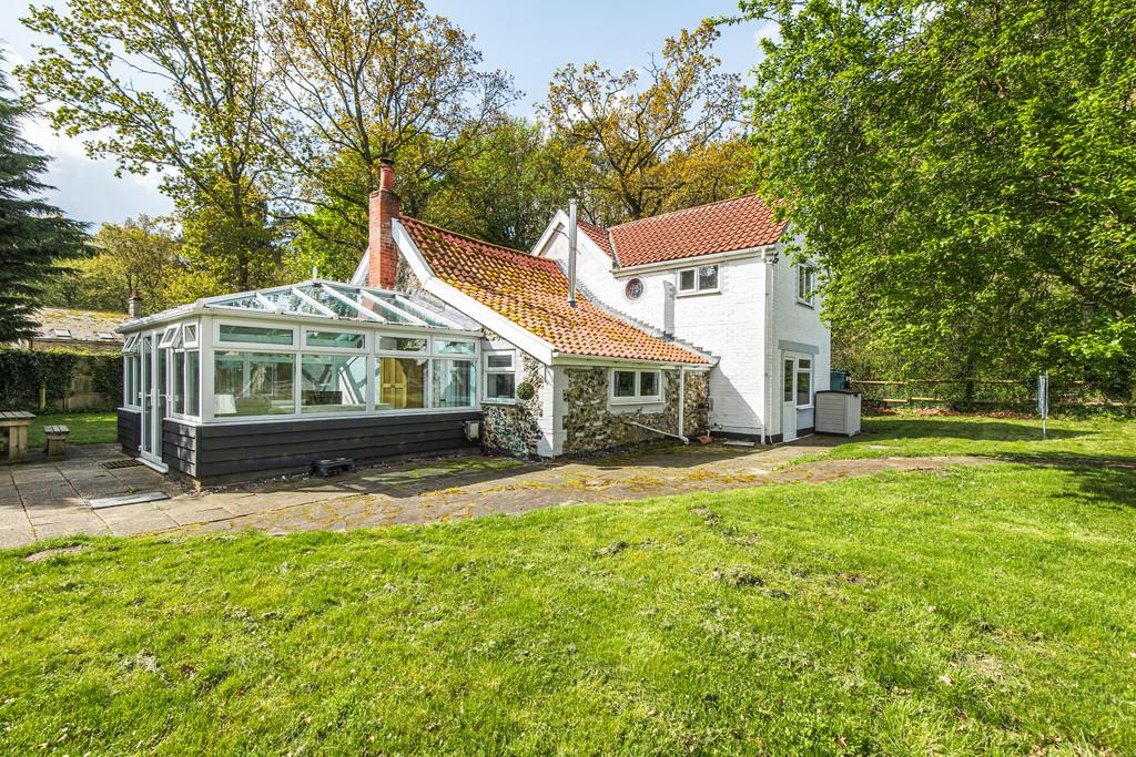 Mundford 6 bed cottage for sale £650,000