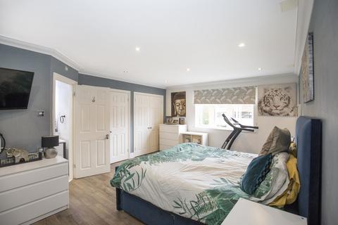 2 bedroom apartment for sale, Steadfast Road, Kingston Upon Thames KT1