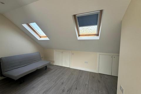 2 bedroom flat to rent, Norbury SW16