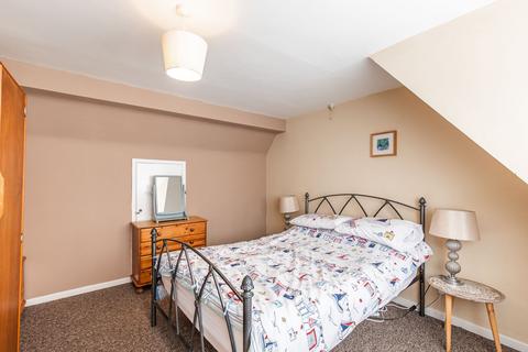 Camelot, 6 Cliff Road, Overstrand, Cromer, NR27 0PP
