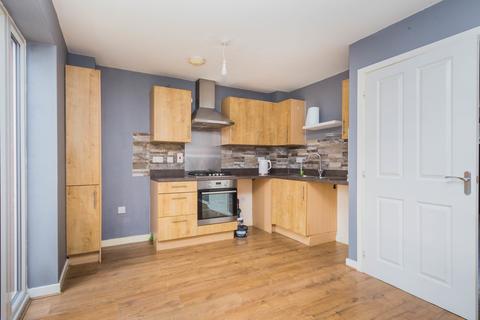 3 bedroom semi-detached house to rent, Chimney Crescent, Irthlingborough NN9