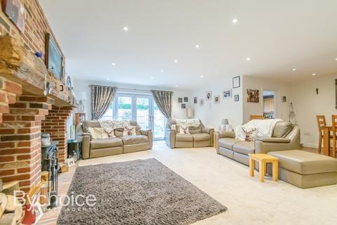 4 bedroom detached house for sale, Lower Street , Stanstead
