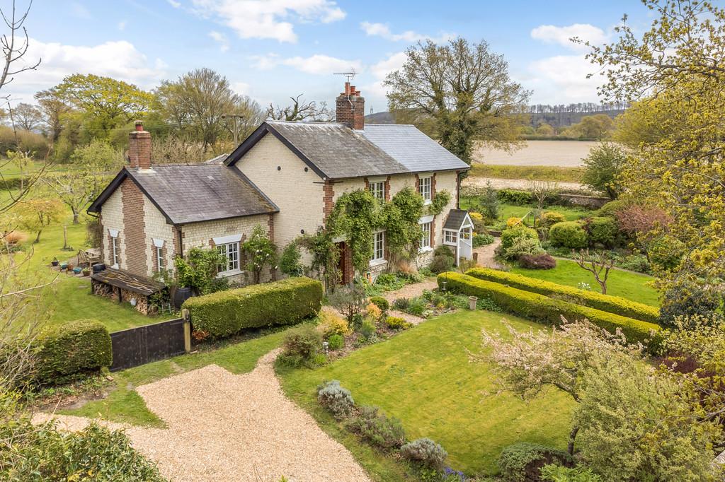 Buriton, Hampshire 3 bed semidetached house for sale £865,000