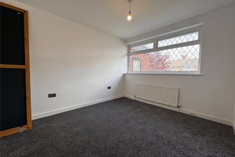 3 bedroom terraced house to rent, Mountain Ash, Lancashire OL12
