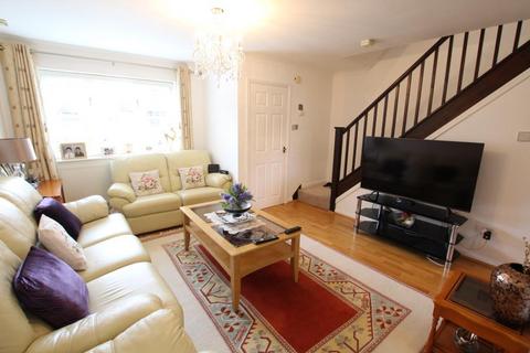 3 bedroom detached house to rent, Bloomfield Close, Woking GU21
