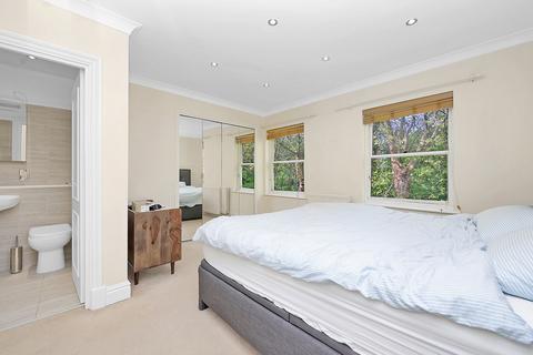 4 bedroom townhouse to rent, King George Square, Richmond