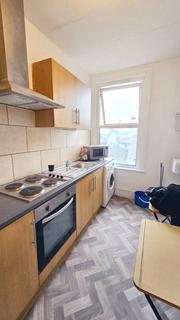 2 bedroom flat to rent, Andrew Place, London SW8
