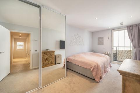 3 bedroom flat for sale, Reliance Wharf, Hertford Road, London