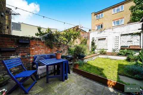 2 bedroom ground floor flat for sale, Buckingham Road, London NW10