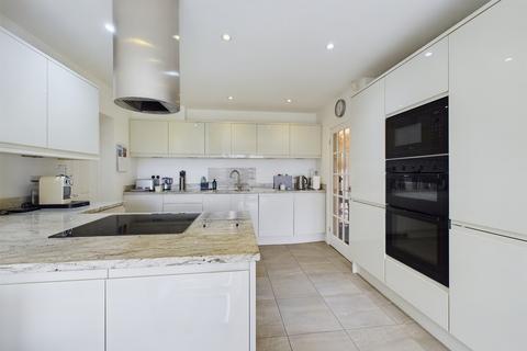 4 bedroom detached house for sale, Hough Green, Chester