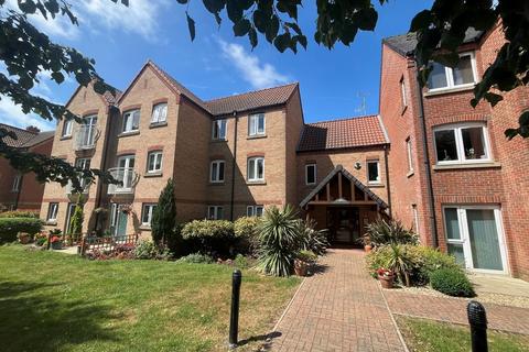 2 bedroom apartment for sale, Swallows Court, Spalding