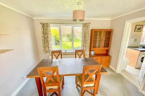 23 Marian Way, Waltham, Grimsby, DN37 0XN
