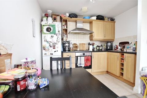 2 bedroom flat for sale, Knaphill, Woking GU21