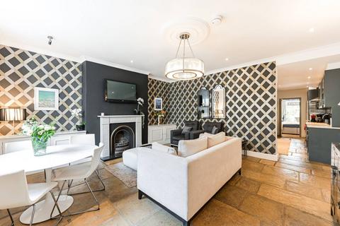 3 bedroom flat for sale, St Georges Drive, Pimlico, London, SW1V