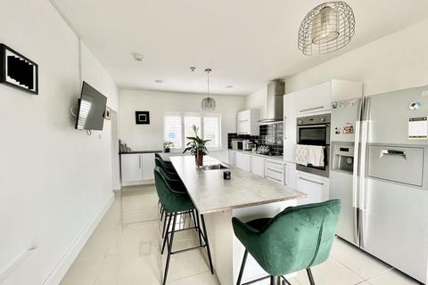 7 Lodge Lane, Bexley, DA5 1DJ