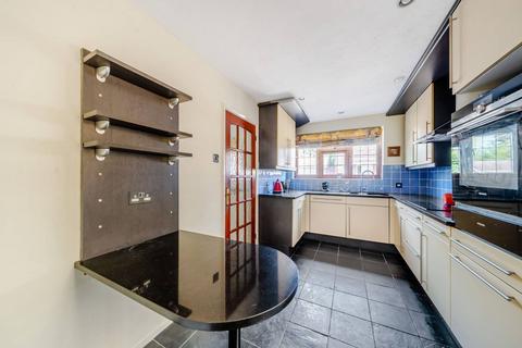 5 bedroom detached house for sale, Courtlands Close, Ruislip, HA4